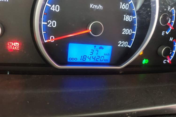 Used Hyundai Celesta 2011 1.6L Manual Luxury Model Odometer Close Up