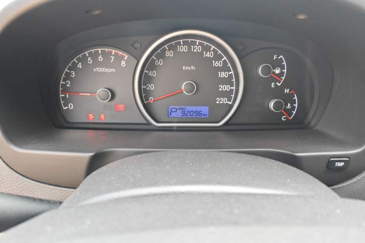 Used Hyundai Celesta 2011 1.6L Automatic Comfort Edition Odometer Close Up