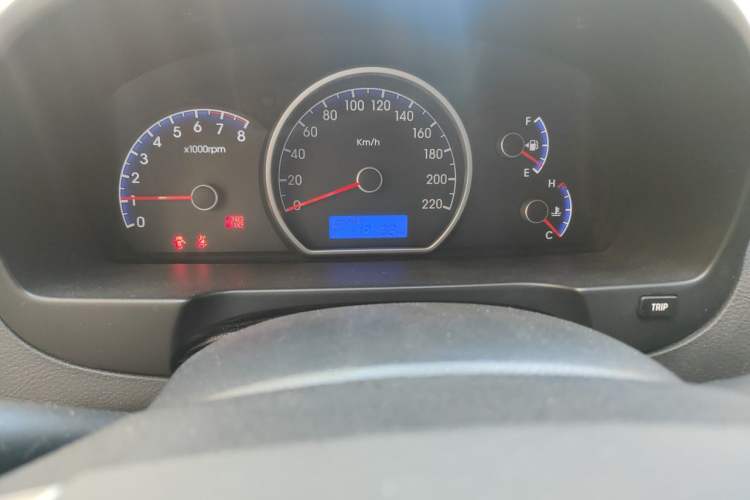 Used Hyundai Celesta 2011 1.6L Automatic Comfort Edition Odometer Close Up