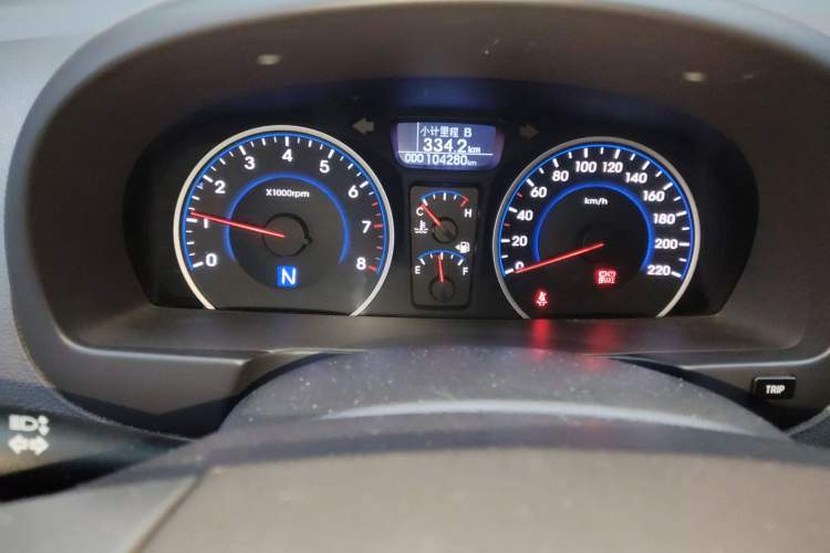 Used Hyundai Celesta 2011 1.6L Automatic Luxury Version Odometer Close Up