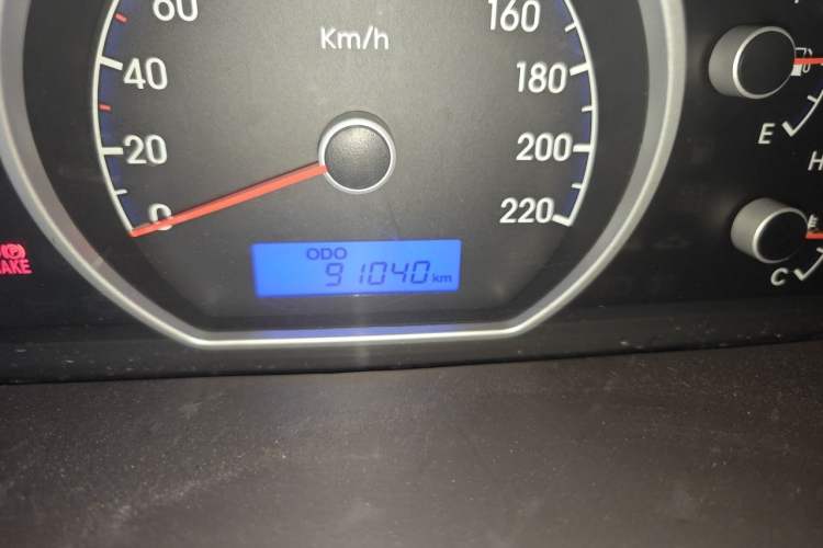 Used Hyundai Celesta 2011 1.6L Manual Comfort Edition Odometer Close Up