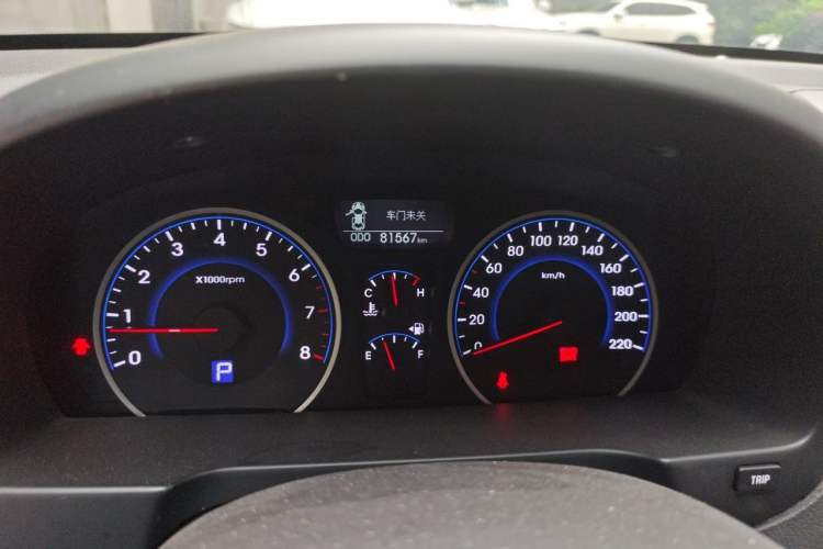 Used Hyundai Celesta 2011 1.6L Automatic Luxury Version Odometer Close Up