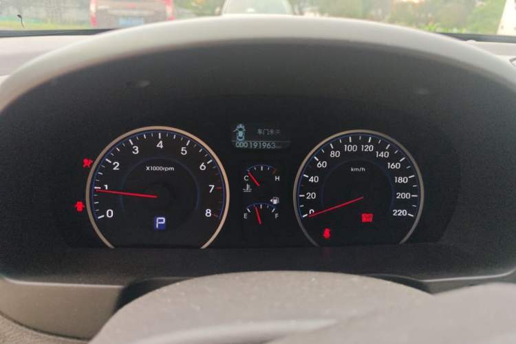Used Hyundai Celesta 2011 1.6L Automatic Luxury Version Odometer Close Up