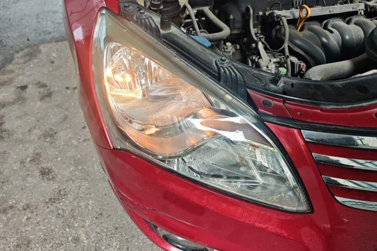 Used Hyundai Celesta 2011 1.6L Automatic Luxury Version Right Front Headlight