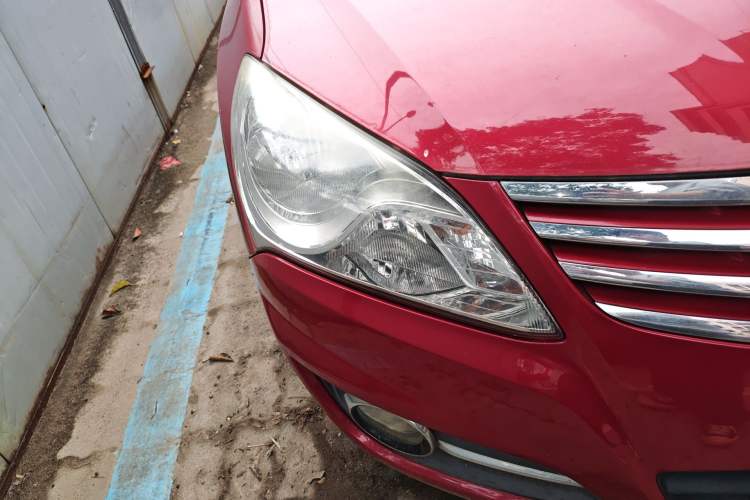 Used Hyundai Celesta 2011 1.6L Automatic Comfort Edition Right Front Headlight