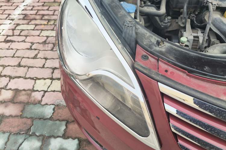 Used Hyundai Celesta 2011 1.6L Automatic Luxury Version Right Front Headlight