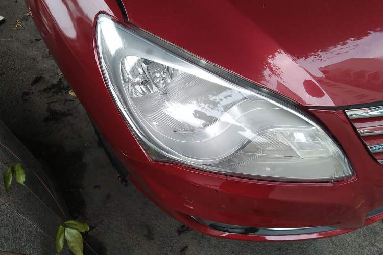 Used Hyundai Celesta 2011 1.6L Automatic Comfort Edition Right Front Headlight