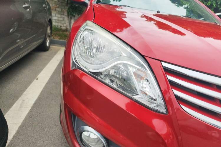 Used Hyundai Celesta 2011 1.6L Manual Comfort Edition Right Front Headlight
