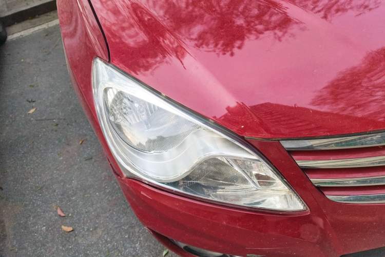 Used Hyundai Celesta 2011 1.6L Automatic Comfort Edition Right Front Headlight