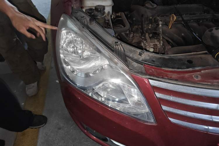 Used Hyundai Celesta 2011 1.6L Automatic Comfort Edition Right Front Headlight