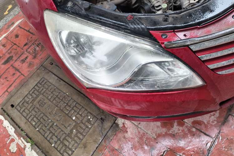 Used Hyundai Celesta 2011 1.6L Automatic Luxury Version Right Front Headlight