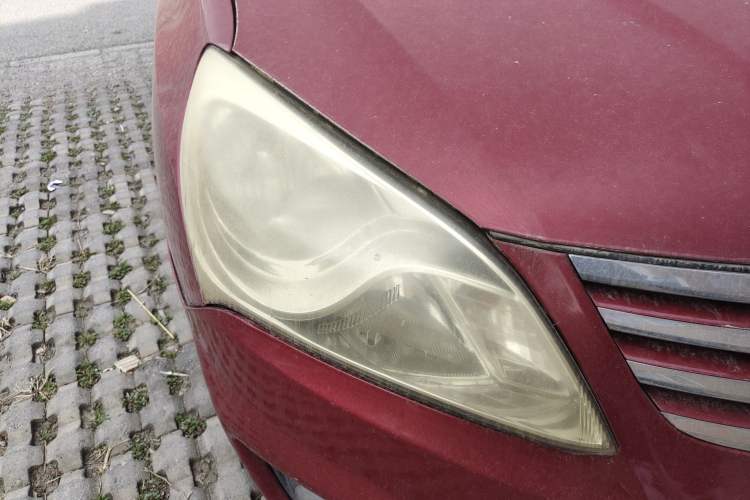Used Hyundai Celesta 2011 1.6L Automatic Luxury Version Right Front Headlight