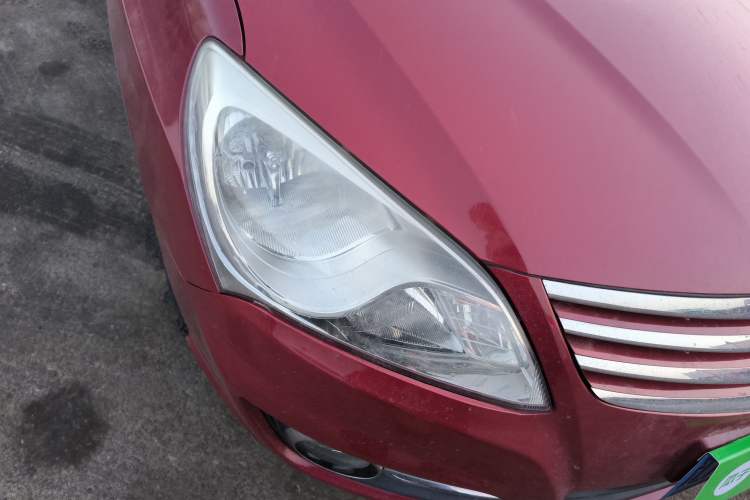 Used Hyundai Celesta 2011 1.6L Automatic Comfort Edition Right Front Headlight
