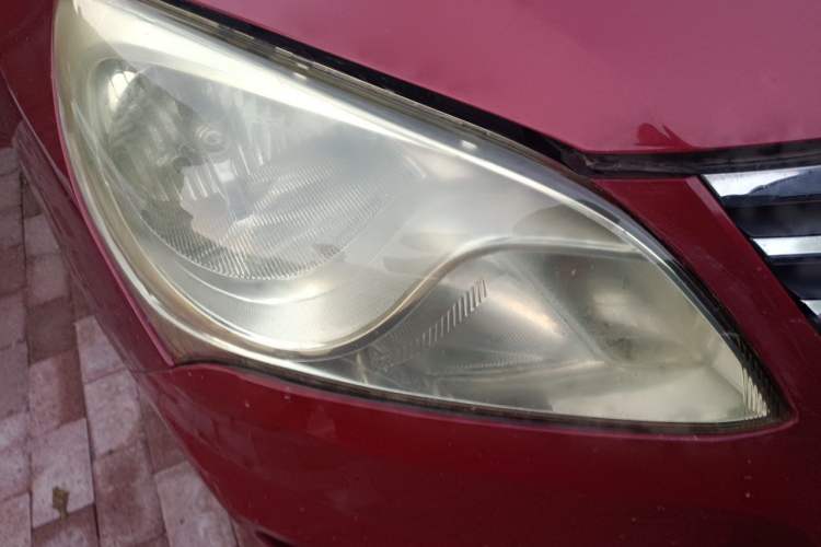 Used Hyundai Celesta 2011 1.6L Automatic Comfort Edition Right Front Headlight