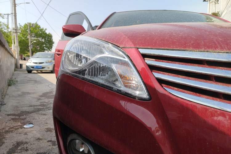 Used Hyundai Celesta 2011 1.6L Automatic Comfort Edition Right Front Headlight
