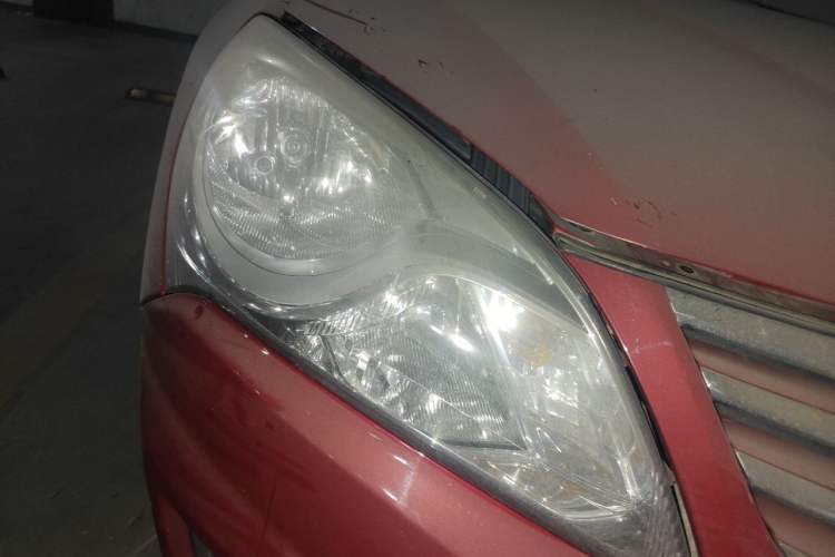 Used Hyundai Celesta 2011 1.6L Automatic Comfort Edition Right Front Headlight