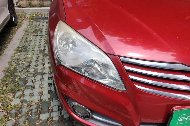 Used Hyundai Celesta 2011 1.6L Manual Luxury Model Right Front Headlight