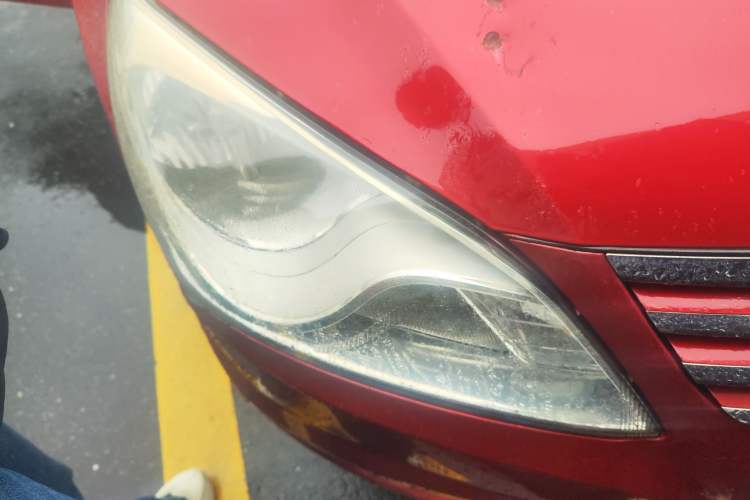 Used Hyundai Celesta 2011 1.6L Automatic Comfort Edition Right Front Headlight