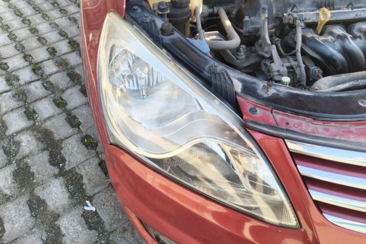 Used Hyundai Celesta 2011 1.6L Automatic Luxury Version Right Front Headlight