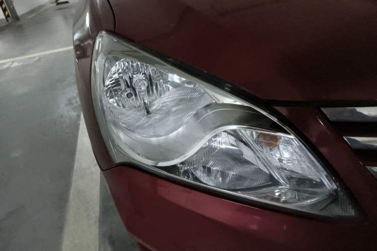 Used Hyundai Celesta 2011 1.6L Automatic Luxury Version Right Front Headlight