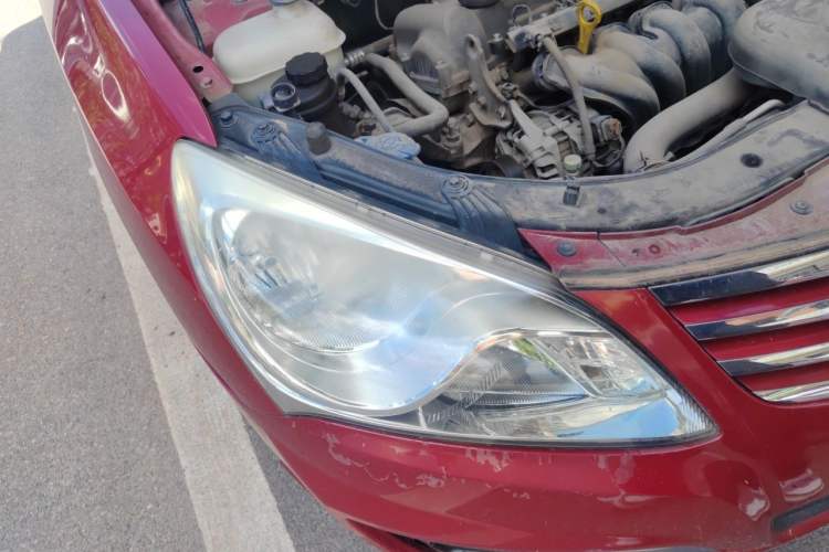 Used Hyundai Celesta 2011 1.6L Automatic Luxury Version Right Front Headlight