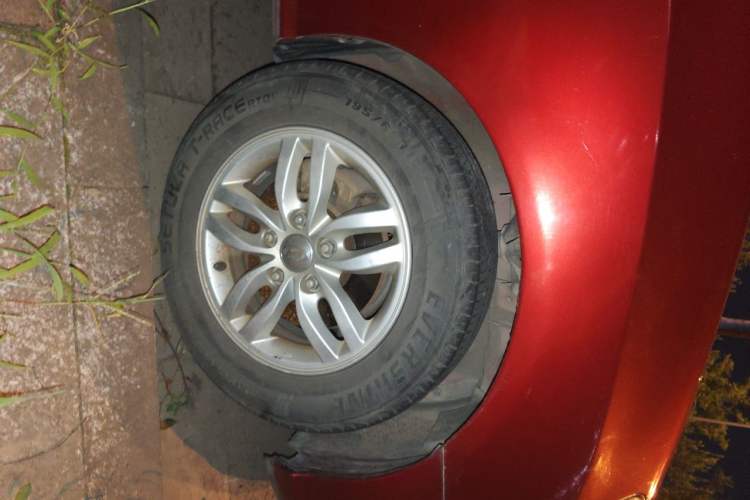 Used Hyundai Celesta 2011 1.6L Manual Luxury Model Right Front Wheel Hub