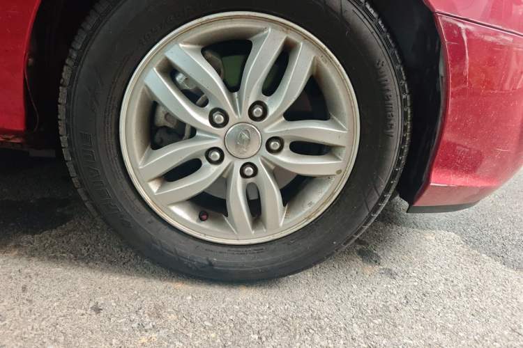 Used Hyundai Celesta 2011 1.6L Automatic Luxury Version Right Front Wheel Hub