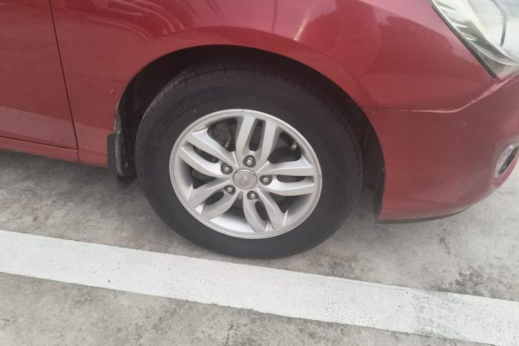 Used Hyundai Celesta 2011 1.6L Automatic Comfort Edition Right Front Wheel Hub
