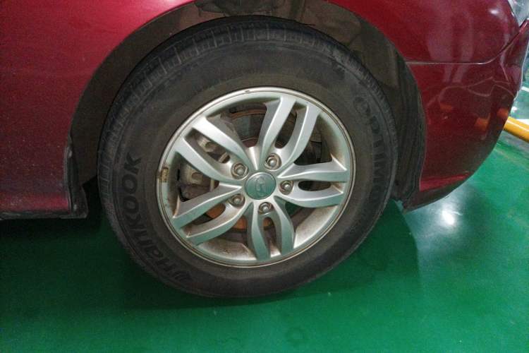 Used Hyundai Celesta 2011 1.6L Automatic Luxury Version Right Front Wheel Hub