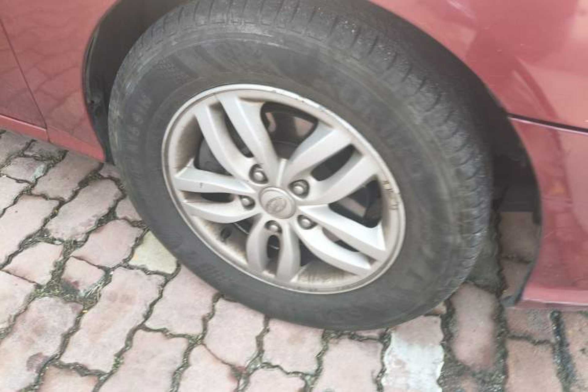 Used Hyundai Celesta 2011 1.6L Automatic Luxury Version Right Front Wheel Hub