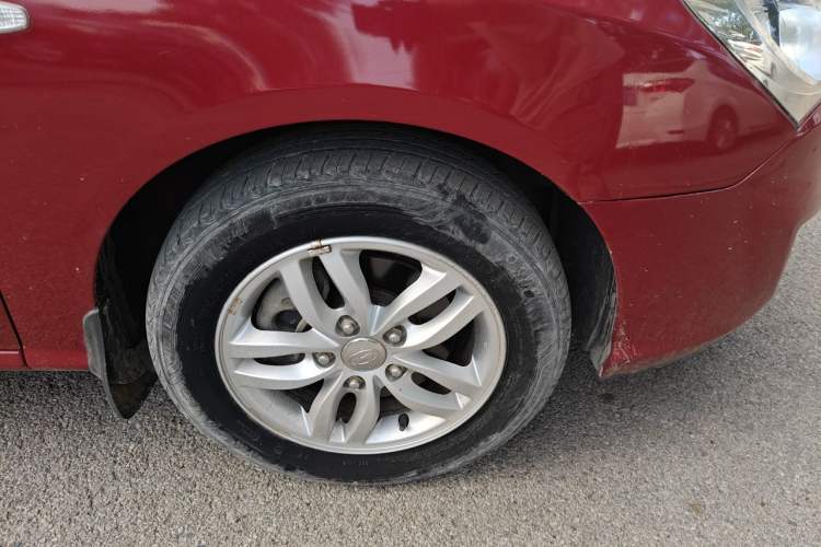 Used Hyundai Celesta 2011 1.6L Automatic Comfort Edition Right Front Wheel Hub