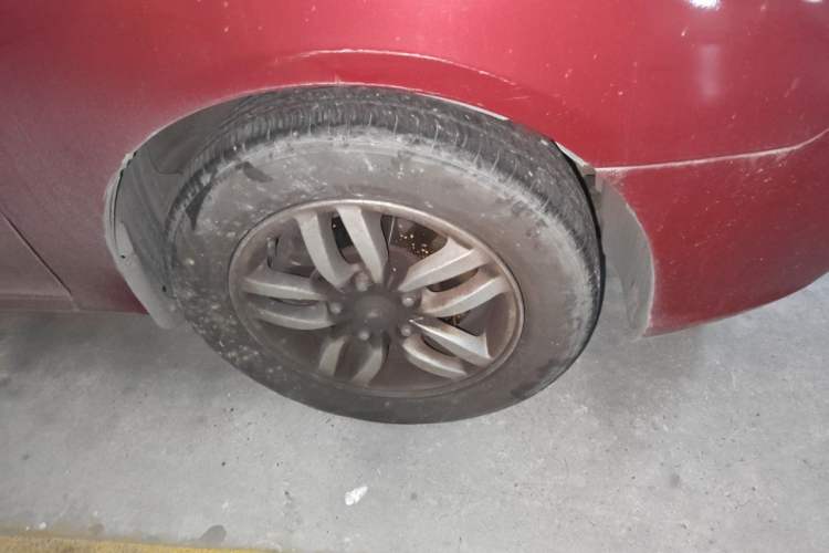 Used Hyundai Celesta 2011 1.6L Automatic Comfort Edition Right Front Wheel Hub