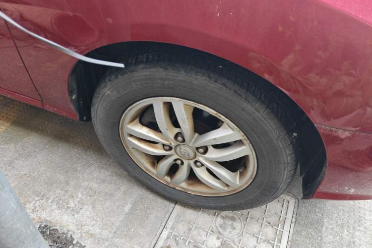 Used Hyundai Celesta 2011 1.6L Automatic Comfort Edition Right Front Wheel Hub