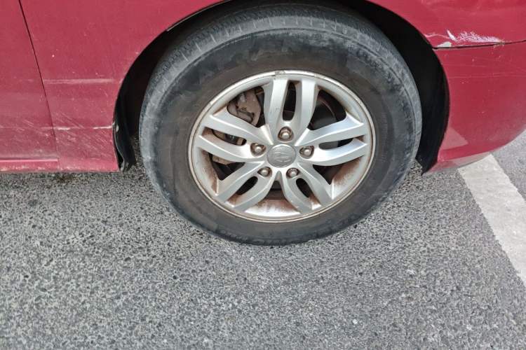 Used Hyundai Celesta 2011 1.6L Automatic Luxury Version Right Front Wheel Hub