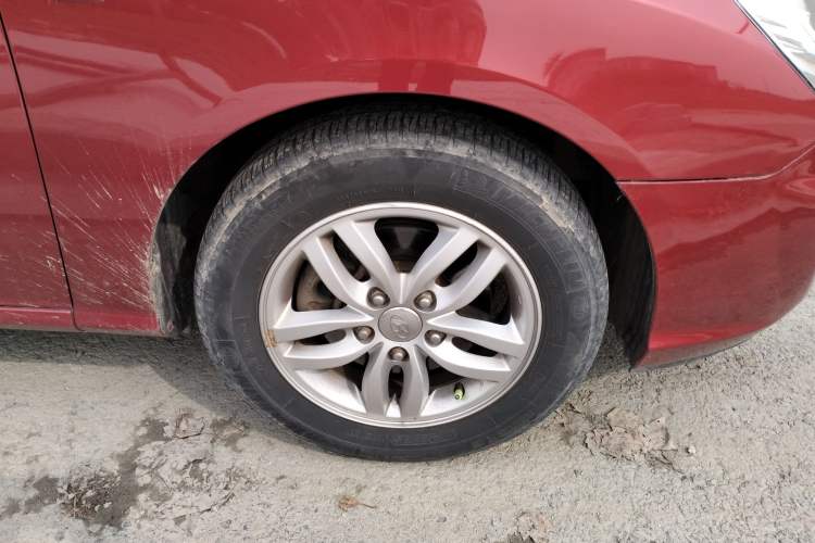 Used Hyundai Celesta 2011 1.6L Automatic Comfort Edition Right Front Wheel Hub