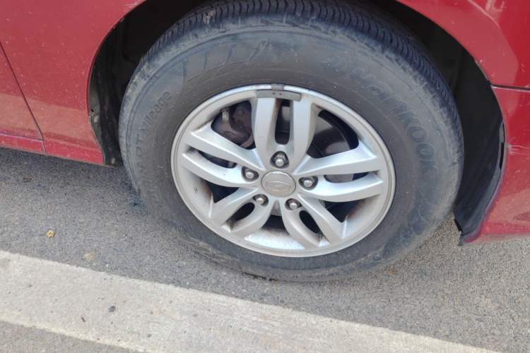 Used Hyundai Celesta 2011 1.6L Automatic Luxury Version Right Front Wheel Hub