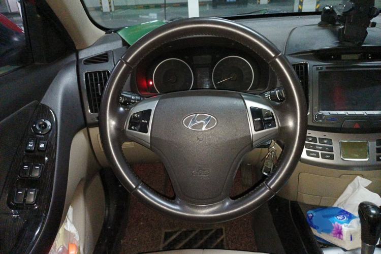 Used Hyundai Celesta 2011 1.6L Automatic Luxury Version Steering Wheel