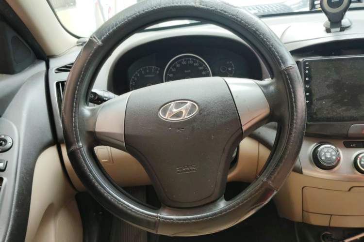 Used Hyundai Celesta 2011 1.6L Automatic Comfort Edition Steering Wheel