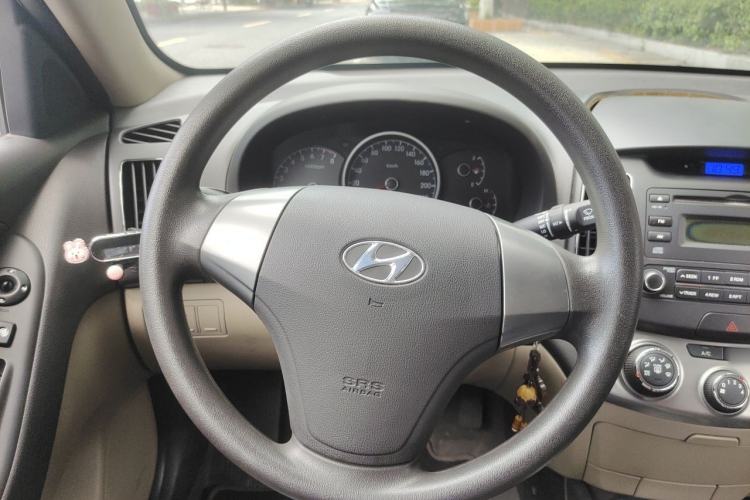 Used Hyundai Celesta 2011 1.6L Automatic Comfort Edition Steering Wheel