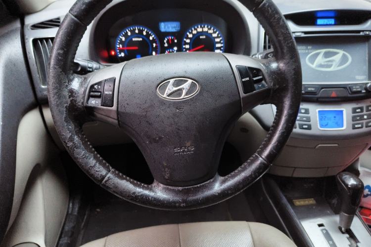 Used Hyundai Celesta 2011 1.6L Automatic Luxury Version Steering Wheel