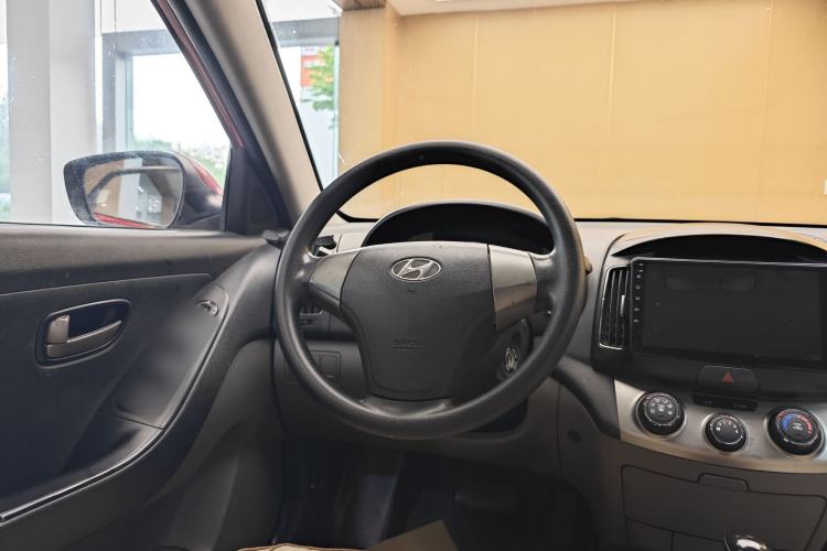 Used Hyundai Celesta 2011 1.6L Automatic Comfort Edition Steering Wheel
