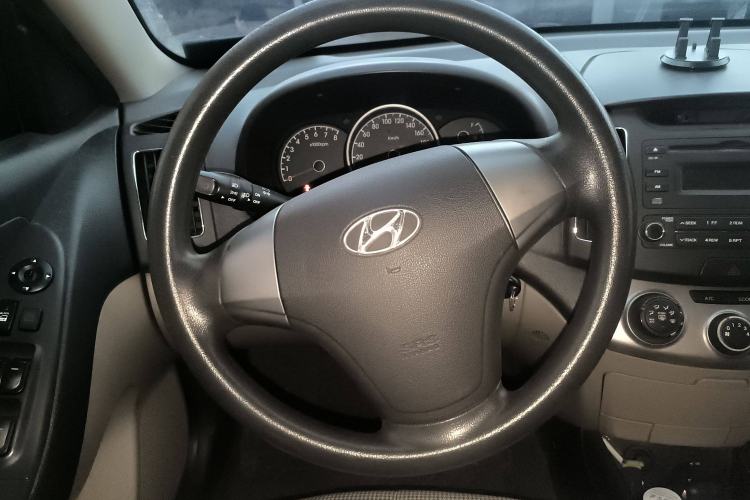 Used Hyundai Celesta 2011 1.6L Automatic Comfort Edition Steering Wheel