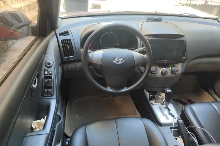 Used Hyundai Celesta 2011 1.6L Automatic Comfort Edition Steering Wheel