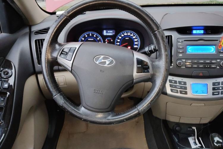Used Hyundai Celesta 2011 1.6L Automatic Luxury Version Steering Wheel