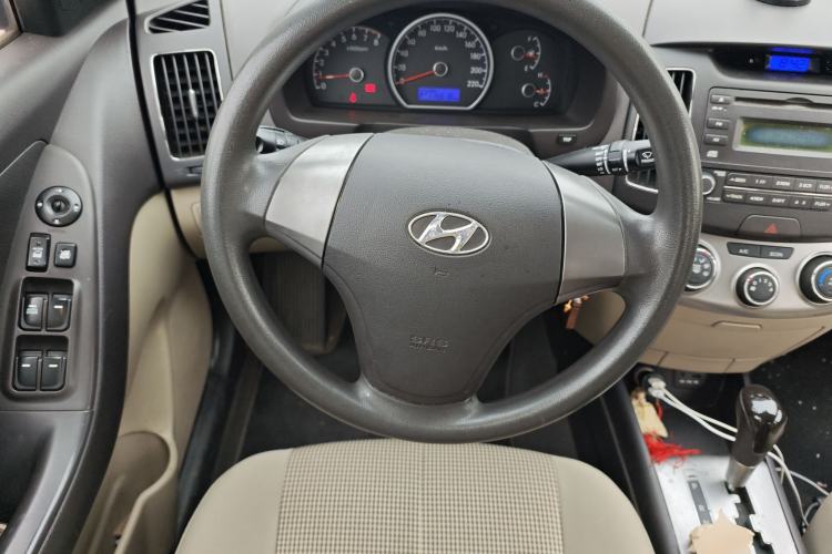 Used Hyundai Celesta 2011 1.6L Automatic Comfort Edition Steering Wheel