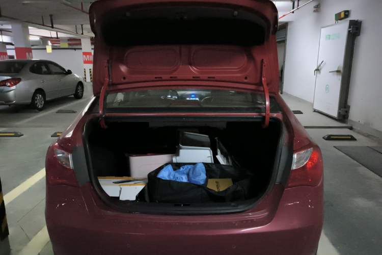 Used Hyundai Celesta 2011 1.6L Automatic Luxury Version Trunk