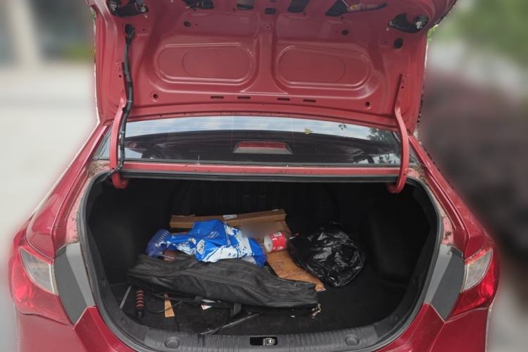 Used Hyundai Celesta 2011 1.6L Manual Comfort Edition Trunk