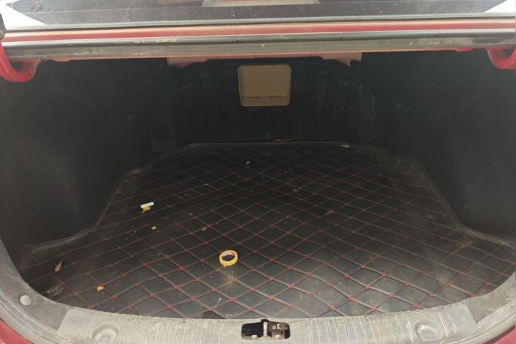 Used Hyundai Celesta 2011 1.6L Automatic Luxury Version Trunk