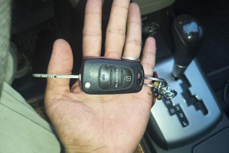 Used Hyundai Celesta 2011 1.6L Automatic Comfort Edition Vehicle Key