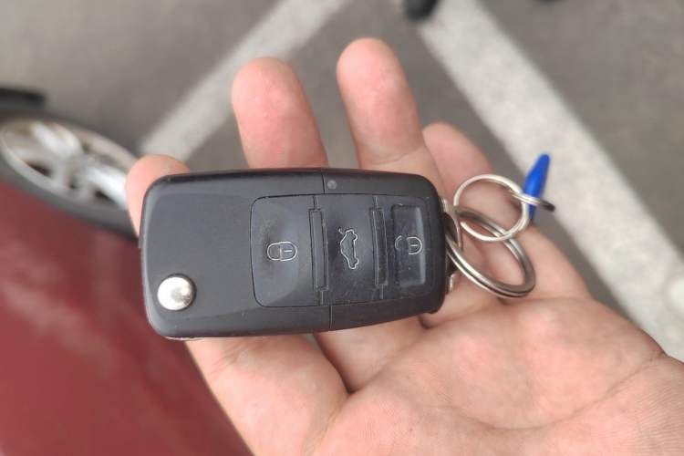 Used Hyundai Celesta 2011 1.6L Automatic Top-Tier Version Vehicle Key
